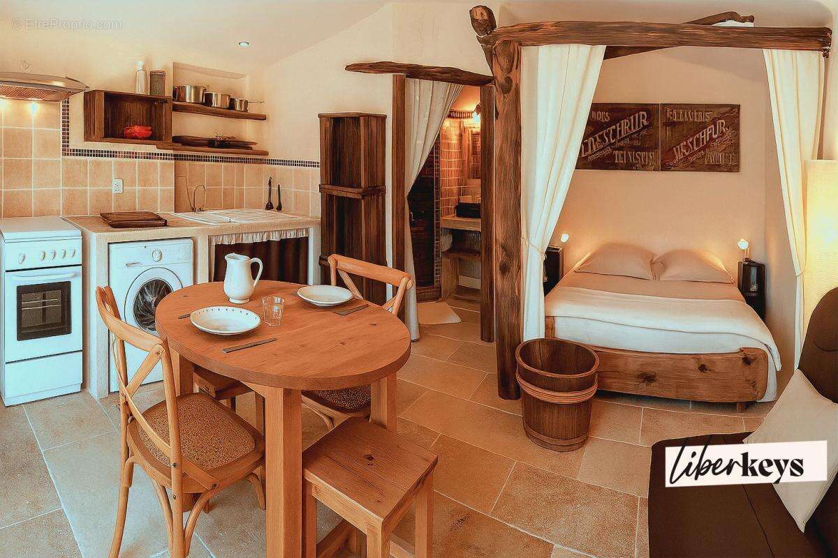 Maison à LA PALUD-SUR-VERDON