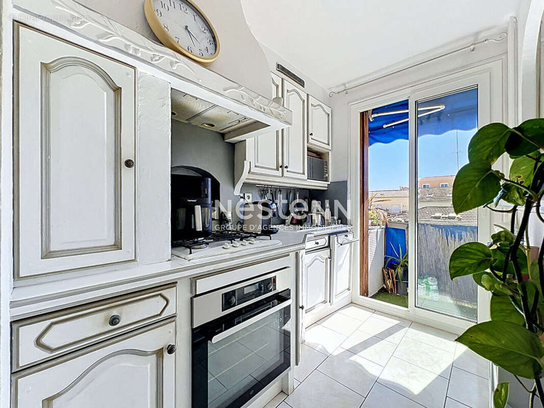 Appartement à VALLAURIS