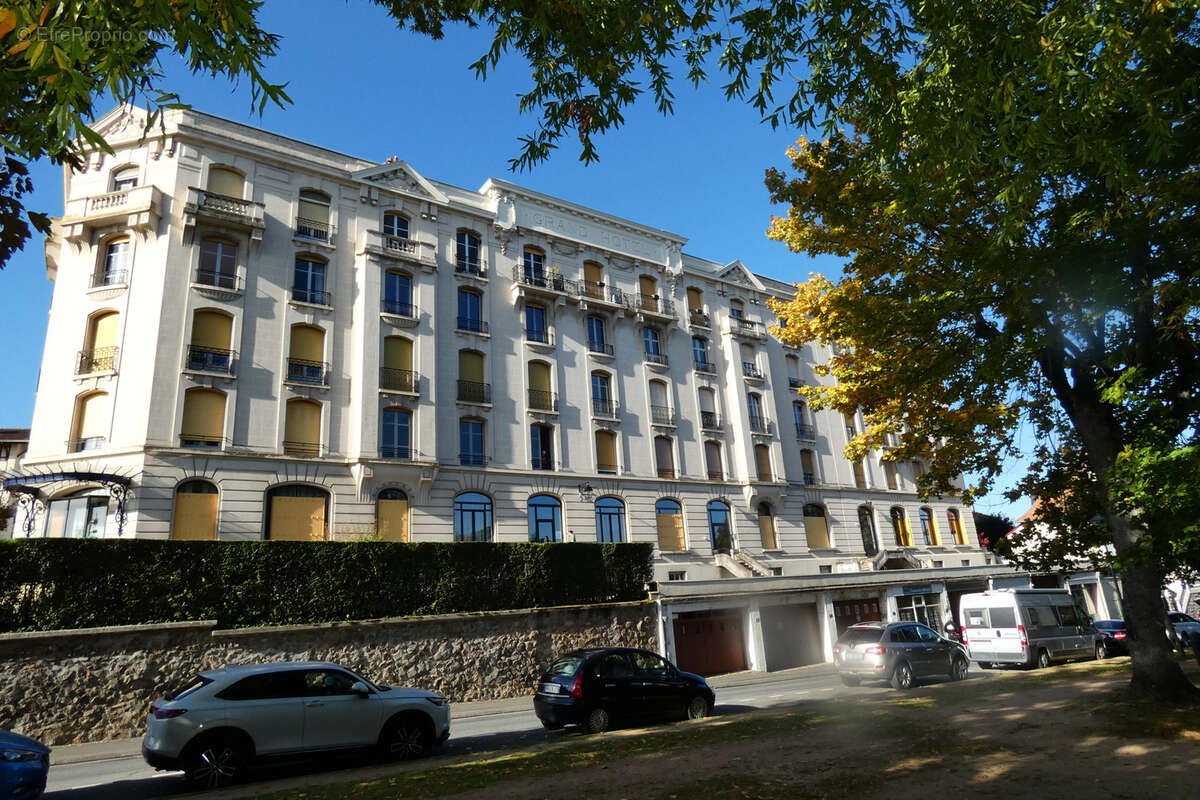 Appartement à NERIS-LES-BAINS