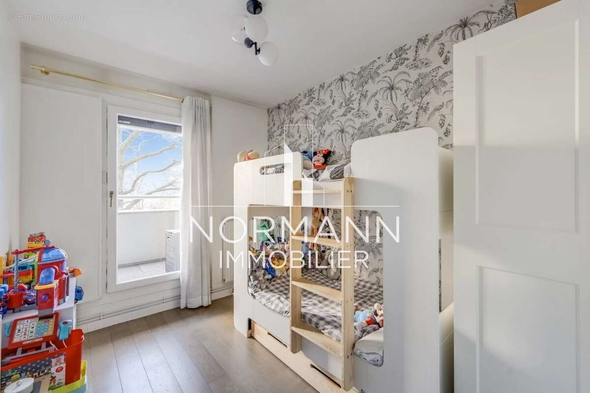 Appartement à LEVALLOIS-PERRET