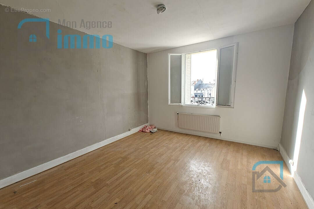 Appartement à MEHUN-SUR-YEVRE