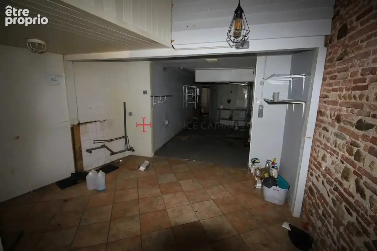 Local commercial 130.45 m2 tout type de commerce - photo 7