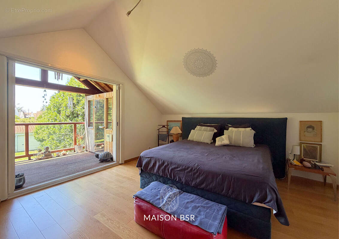 Longère de caractère - 323 m² habitables avec piscine - photo 8