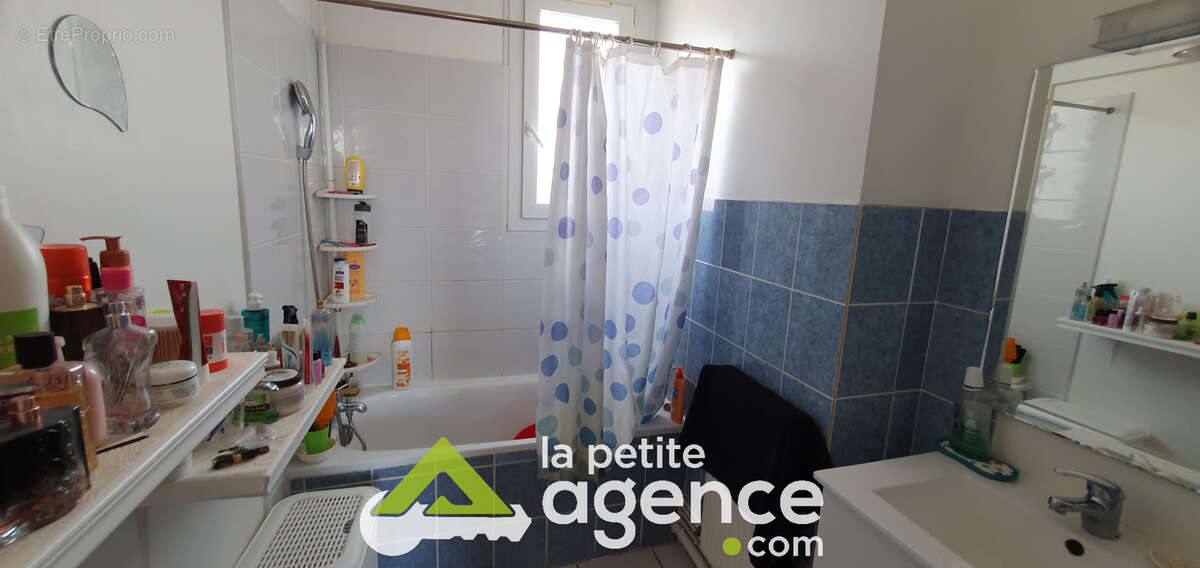 Résidence 'Croix Blanche' bel appartement de 3 pièces 67 m2 - Dernier étage - Ascenseur - photo 7