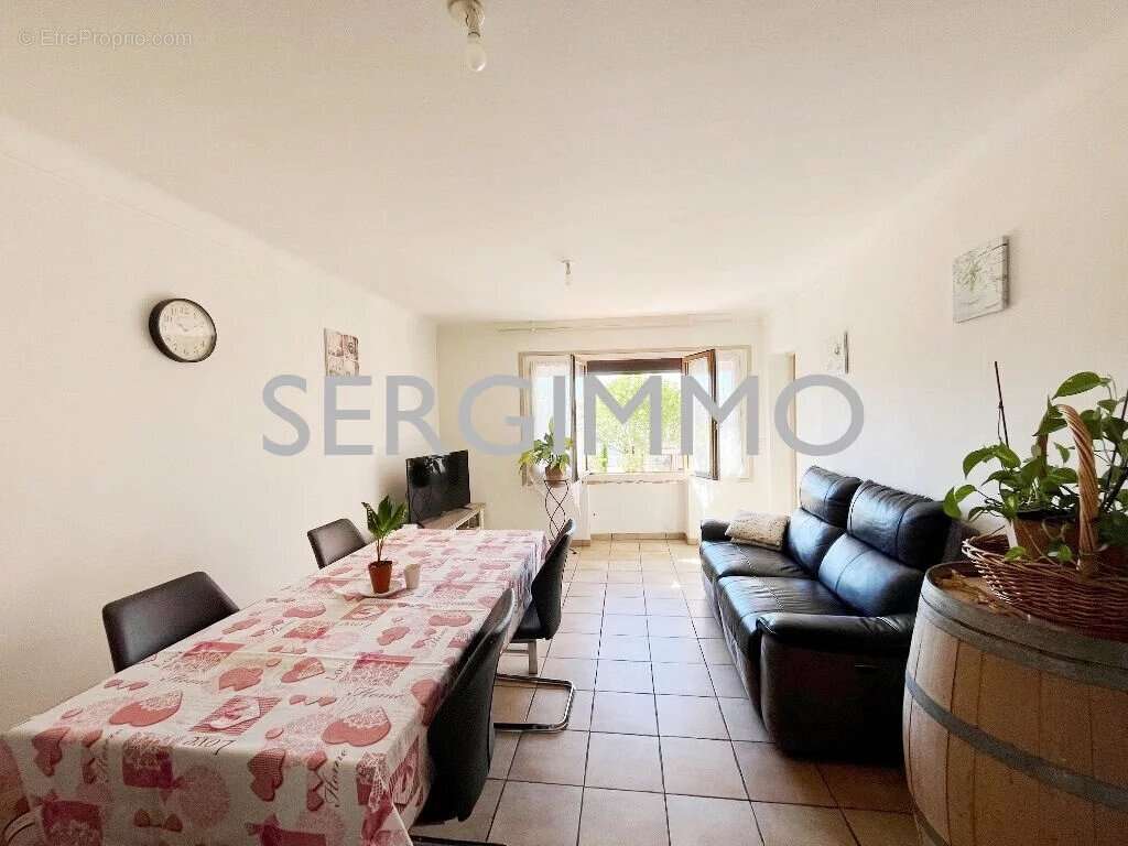 Appartement à MONTAUROUX