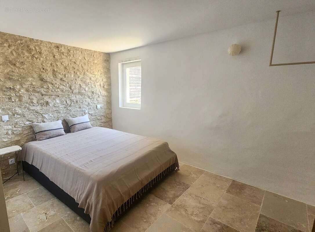 Maison à SAINT-SATURNIN-LES-APT