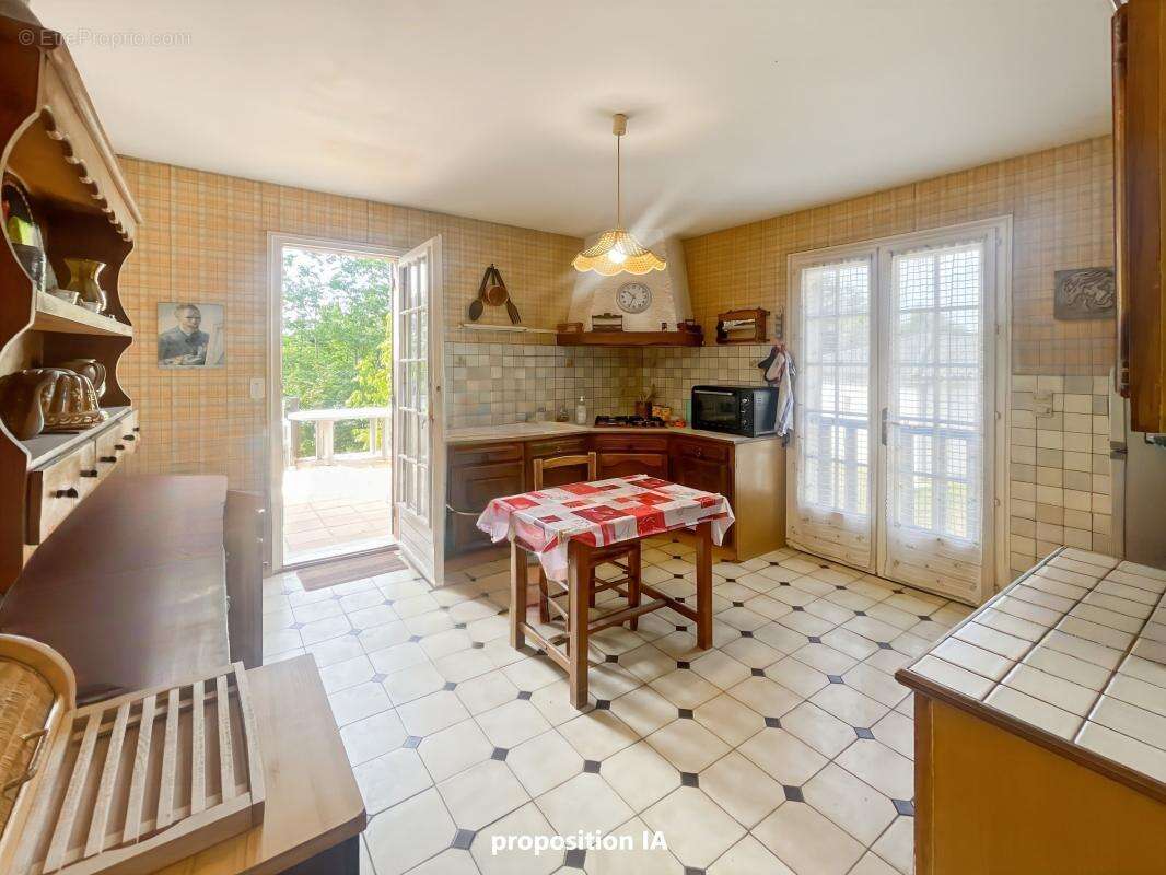  Maison familiale de 188 m² – De beaux volumes et un énorme potentiel ! - photo 13