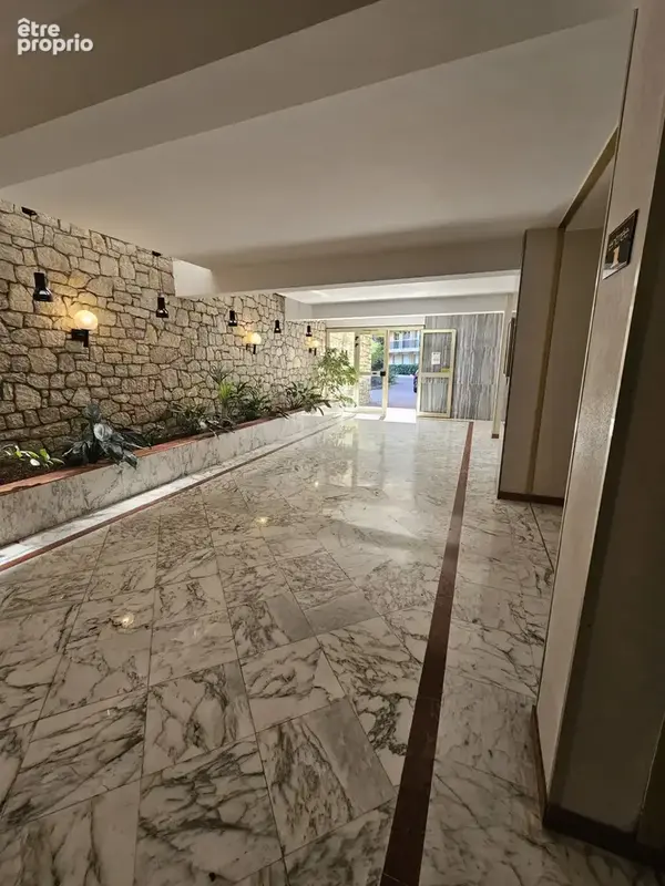 Spacieux appartement de 5 pièces avec un grand balcon aux « Résidences de l'Abbaye Roseland » - photo 3