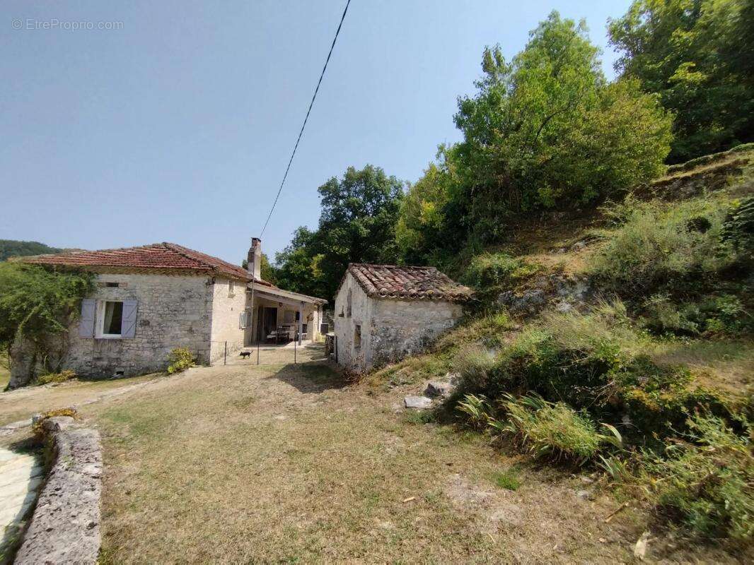 Maison à CASTELNAU-MONTRATIER