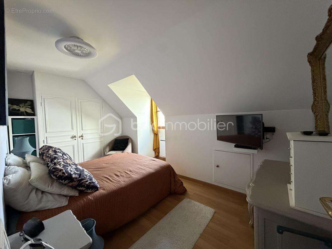 Maison à VERT-SAINT-DENIS