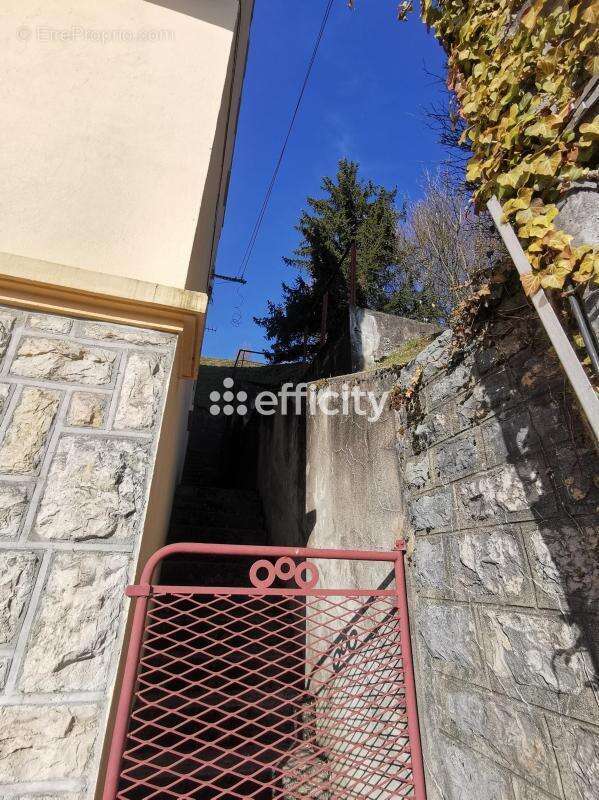 Appartement à BELLEGARDE-SUR-VALSERINE