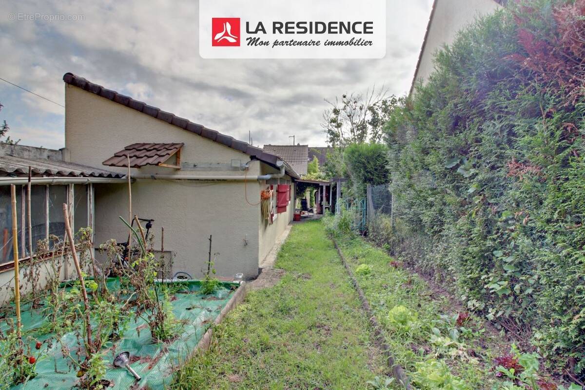 Maison à LES MUREAUX