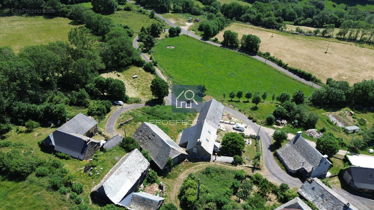 Grange à rénover avec vue sur l'Aubrac - photo 2