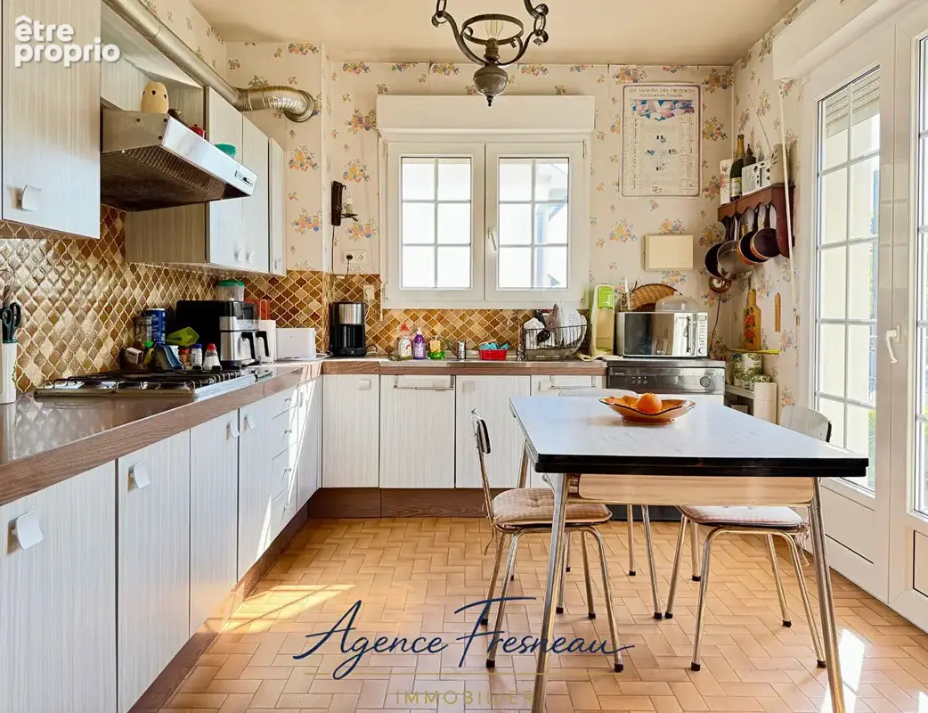 Maison familiale avec 4 chambres, sous-sol total et beau potentiel - photo 2