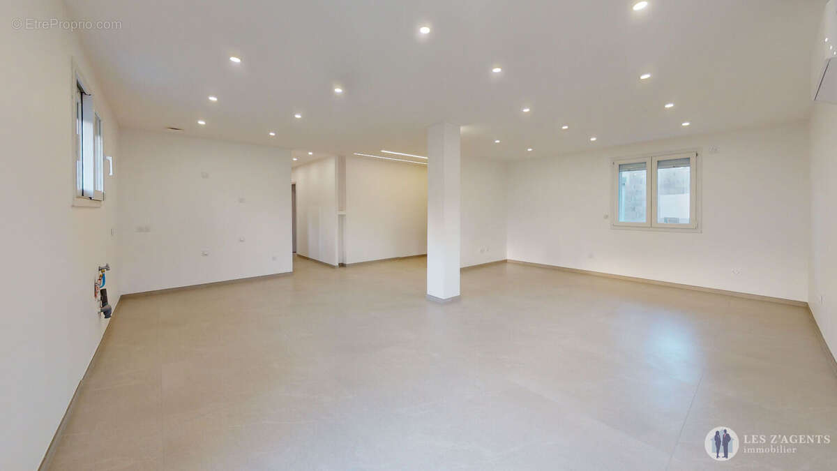 T4 récent rez-de-jardin de 100m2 - photo 4