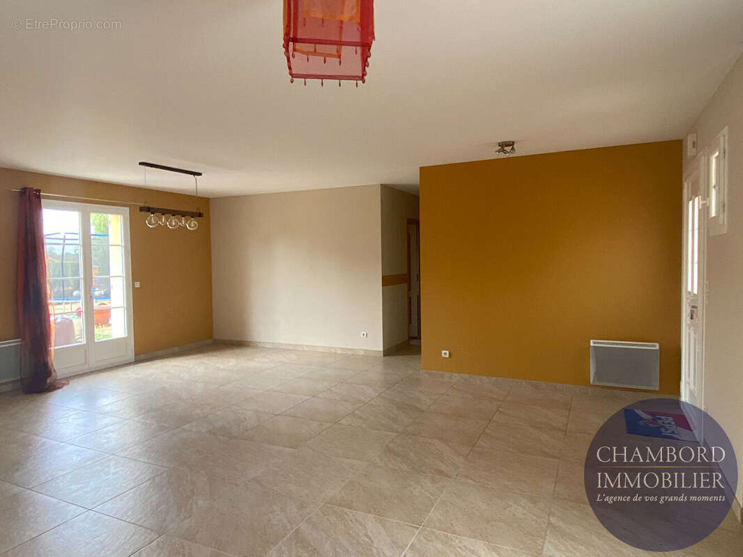 Maison Sassay de plain pied 95 m² - photo 4