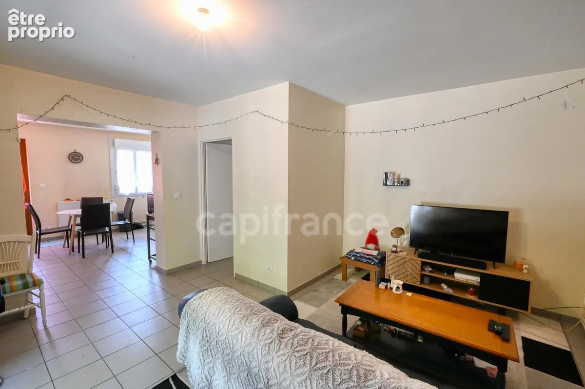 Maison en limite de campagne - 6 Pièces - Hauteurs de Givors - Divisée en 2 appartements - Potentiel locatif - photo 6