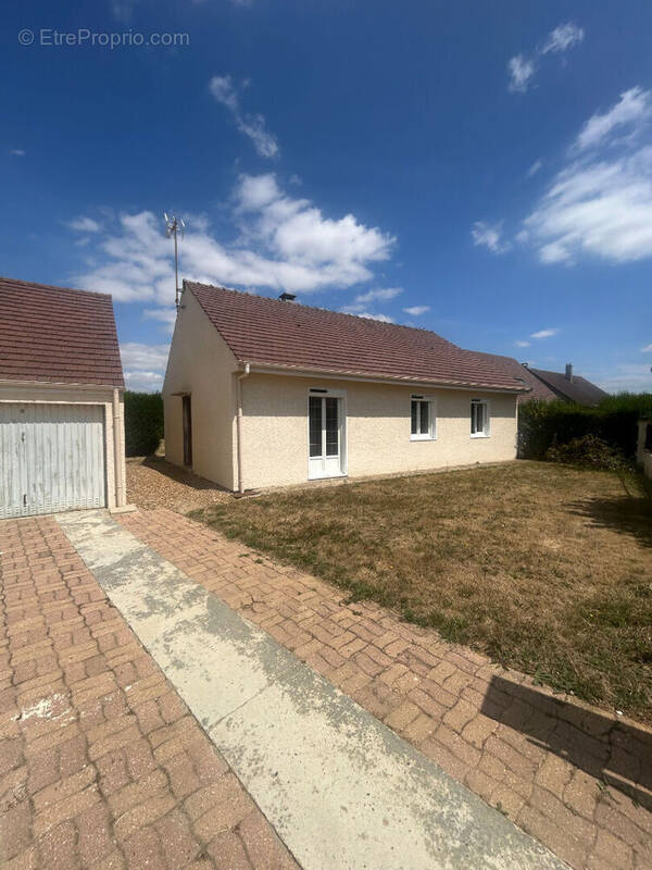 Maison à SAINTE-GENEVIEVE
