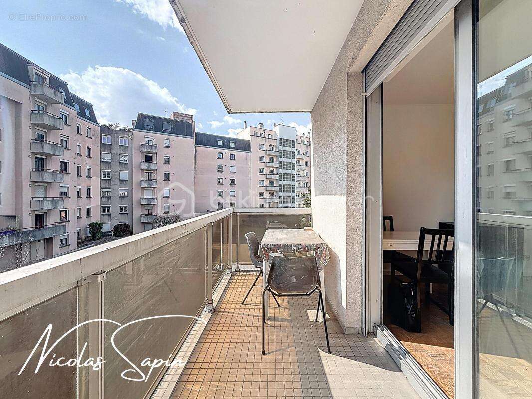 studio avec balcon et place de parking - photo 6