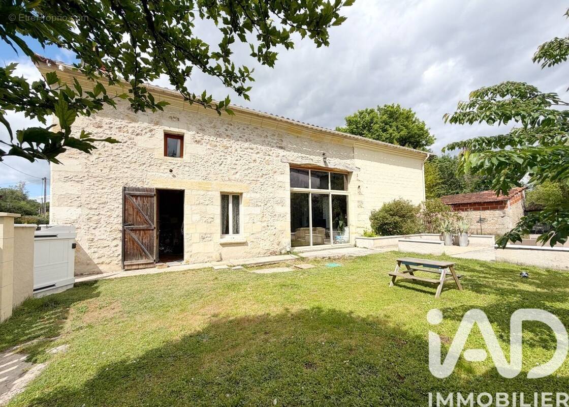 Photo 1 - Maison à MENESPLET