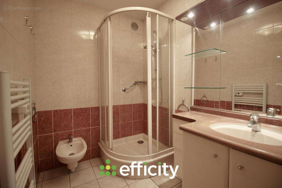 Appartement 72 m² à Villeurbanne  - photo 11