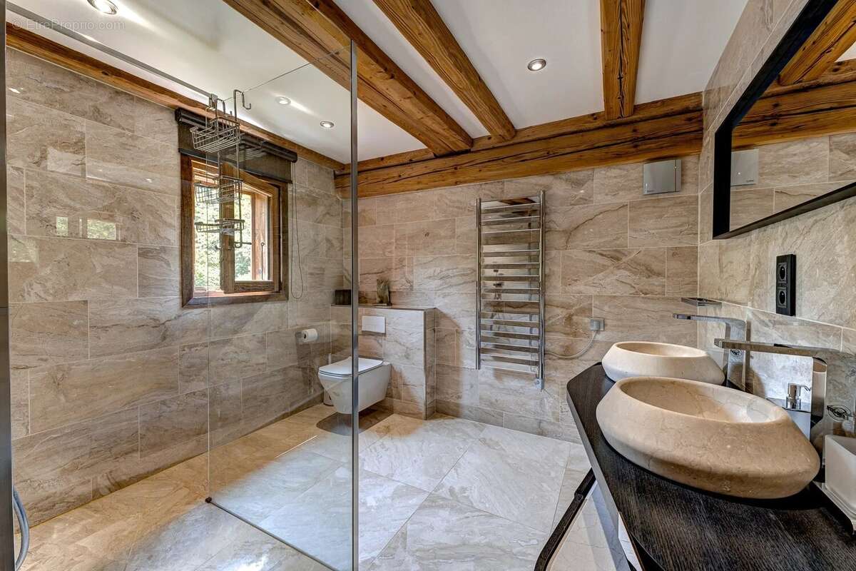 Maison à ARACHES-LA-FRASSE