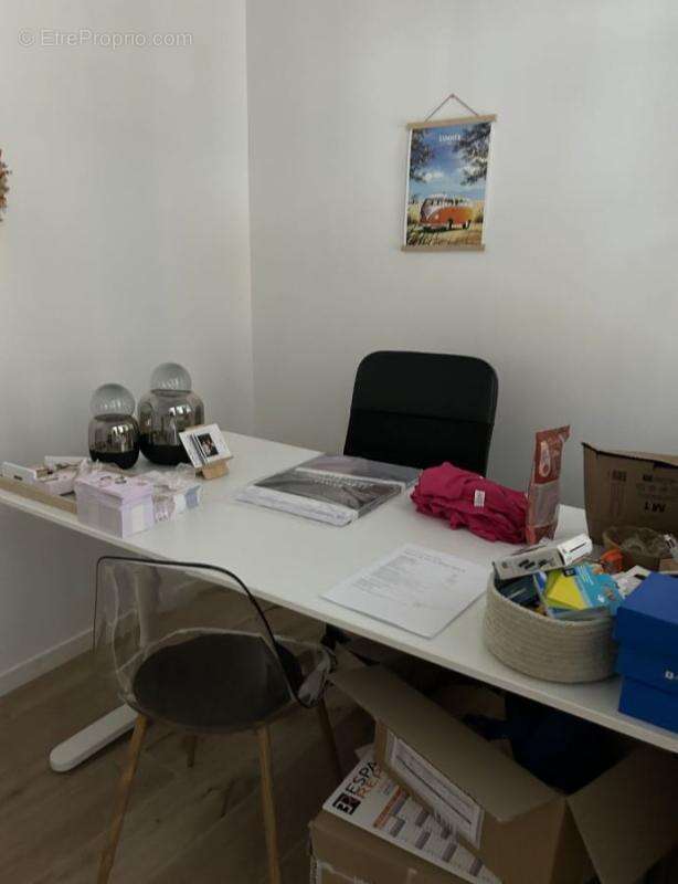 Commerce à BASSE-GOULAINE