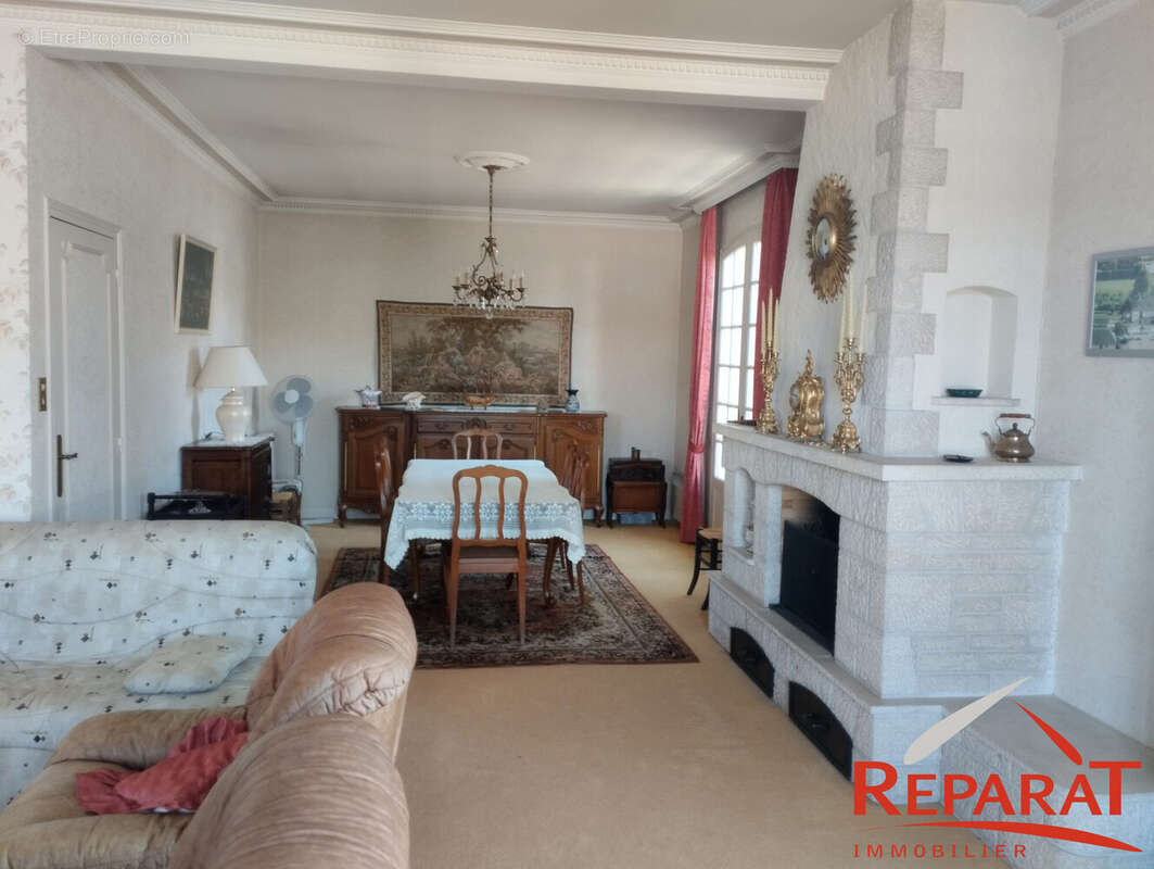 Maison à SAINT-AULAIRE