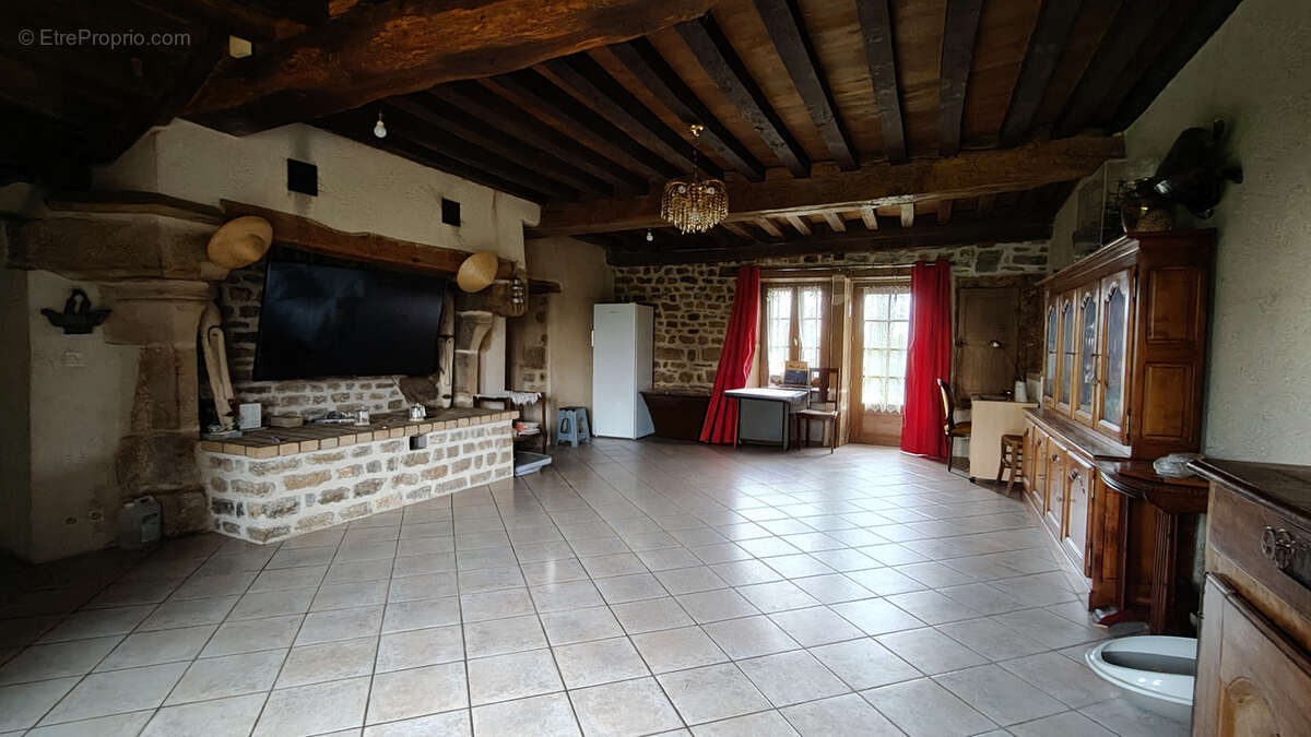 Maison à LONGECOURT-LES-CULETRE