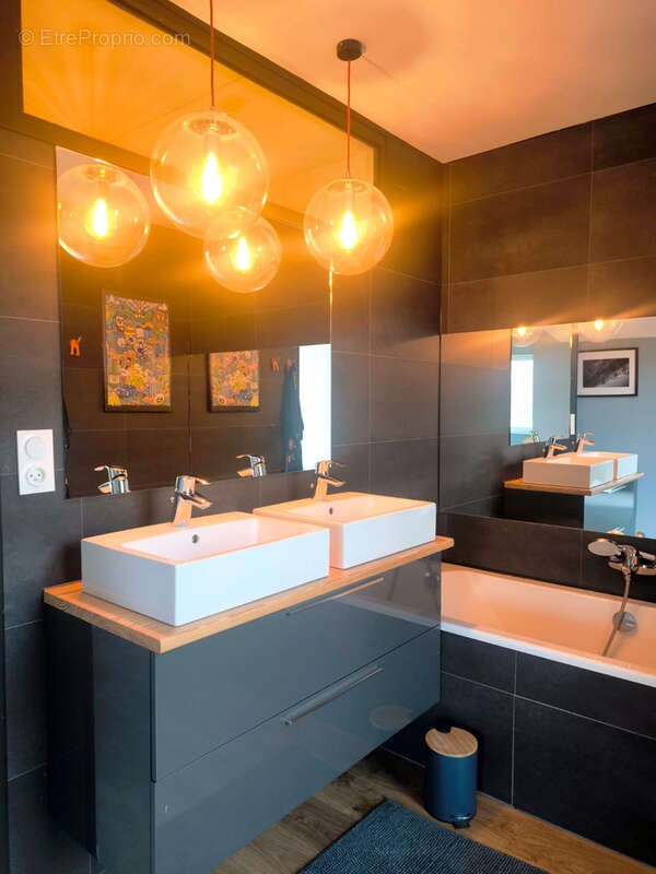 Maison à COULANS-SUR-GEE