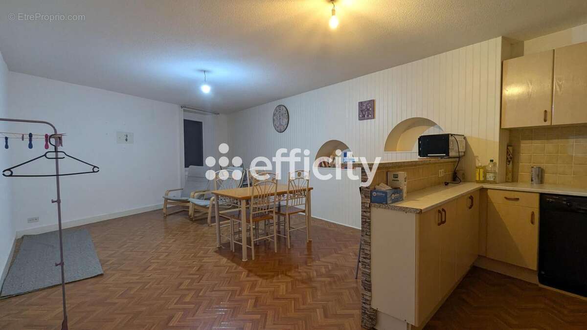 Maison à SAINT-REMY-SUR-DUROLLE