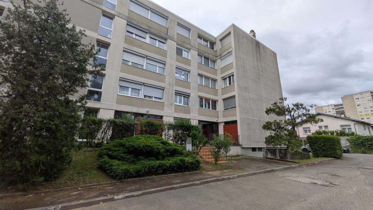 Appartement à BRON