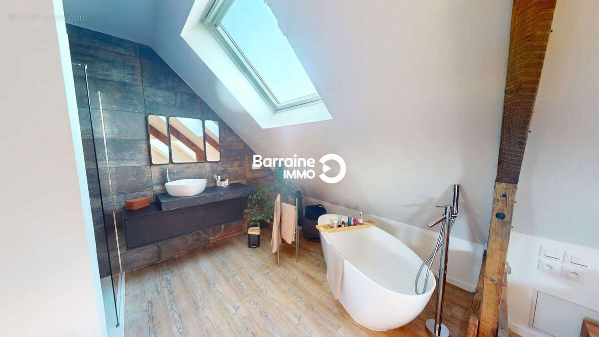 Maison à LE RELECQ-KERHUON