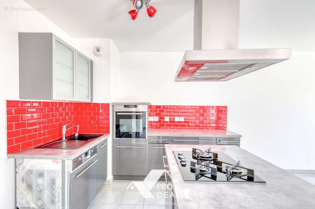 Appartement à DECINES-CHARPIEU