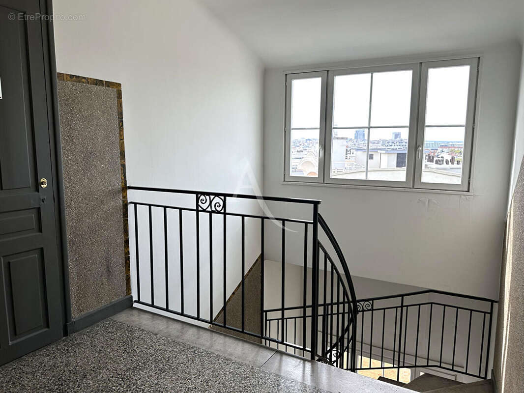Appartement à COURBEVOIE