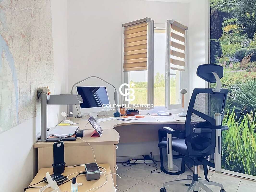 Maison de plain-pied avec garage et jardin et Saintes - photo 13