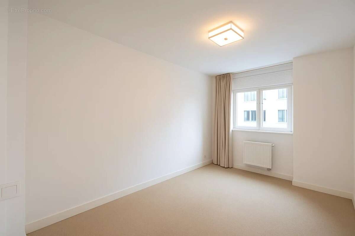 Appartement à PARIS-8E