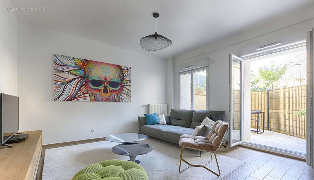 Appartement à LA GARENNE-COLOMBES