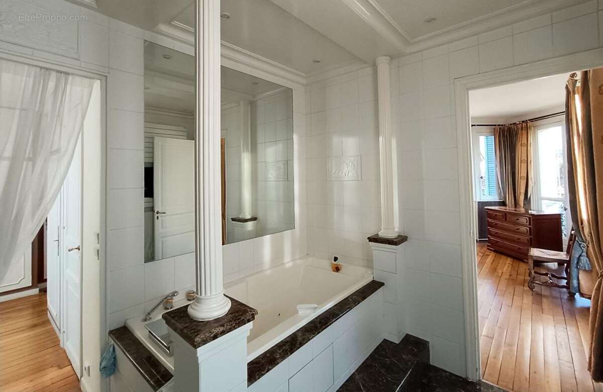 Maison à SAINT-MAUR-DES-FOSSES