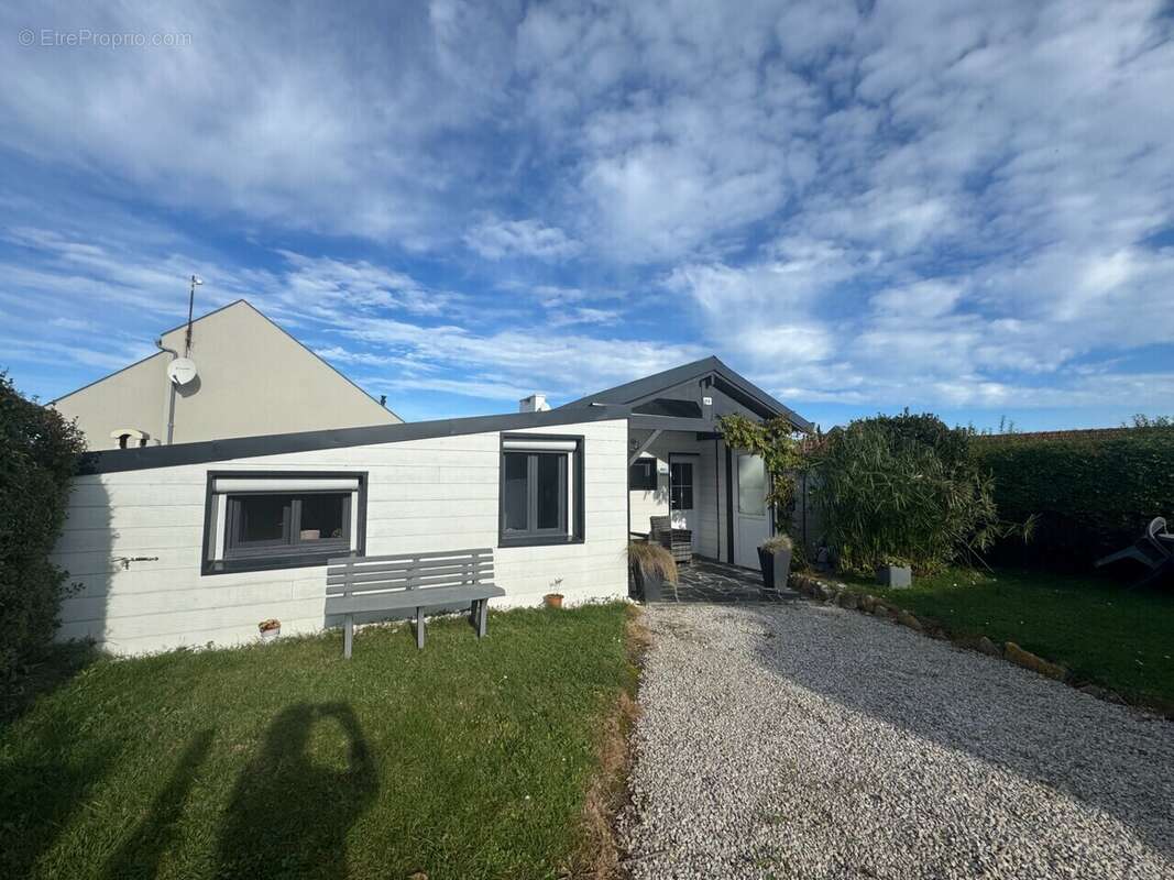 Maison à SAINT-COME-DE-FRESNE