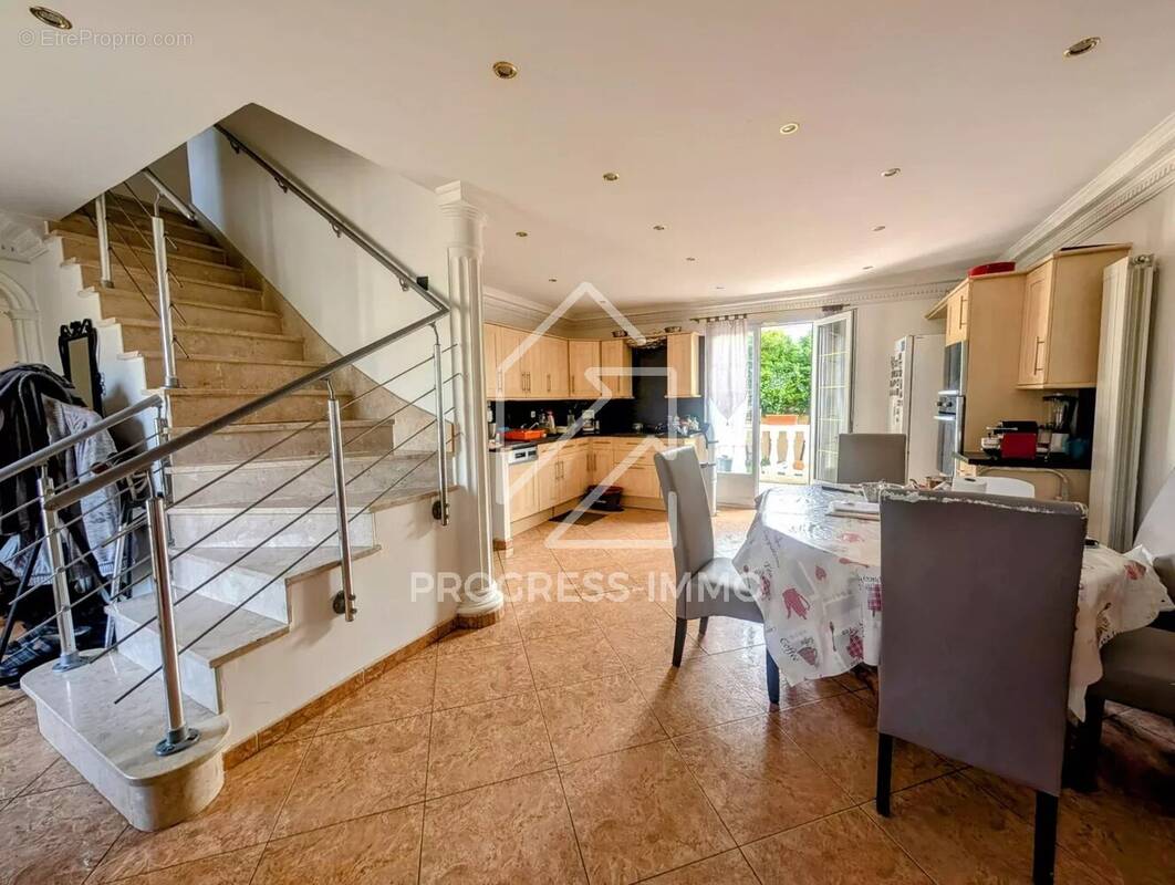 Maison à ORMESSON-SUR-MARNE