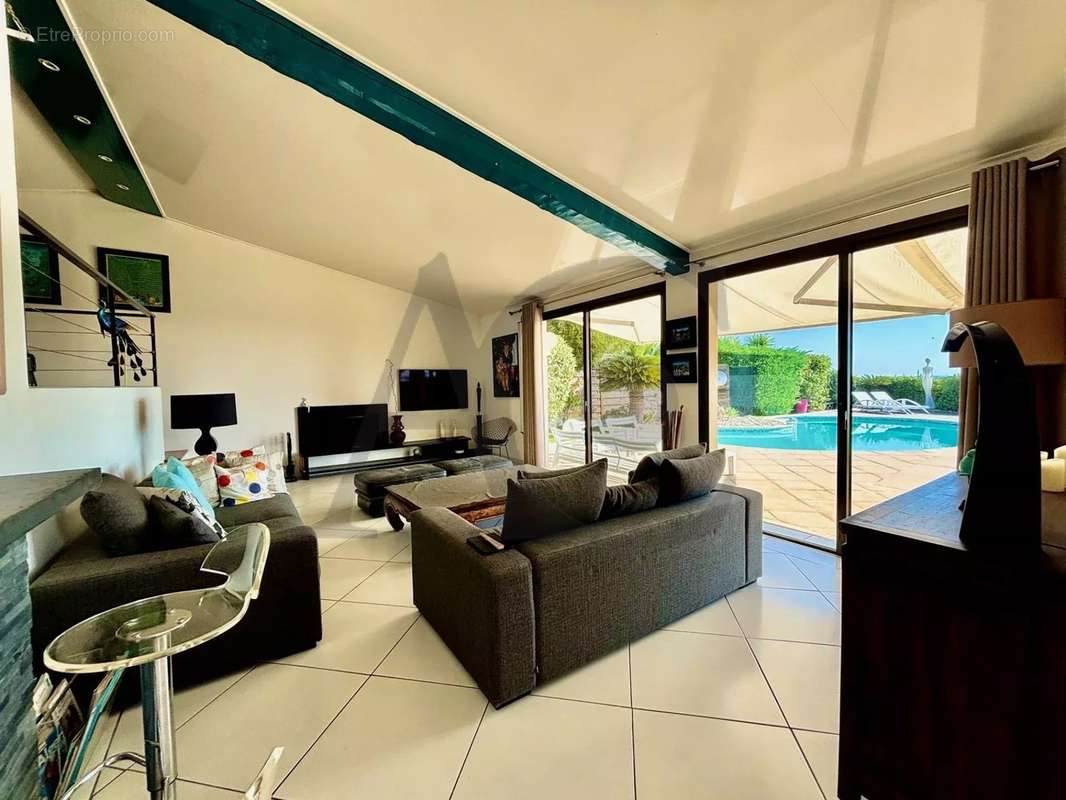 Maison à VILLENEUVE-LOUBET