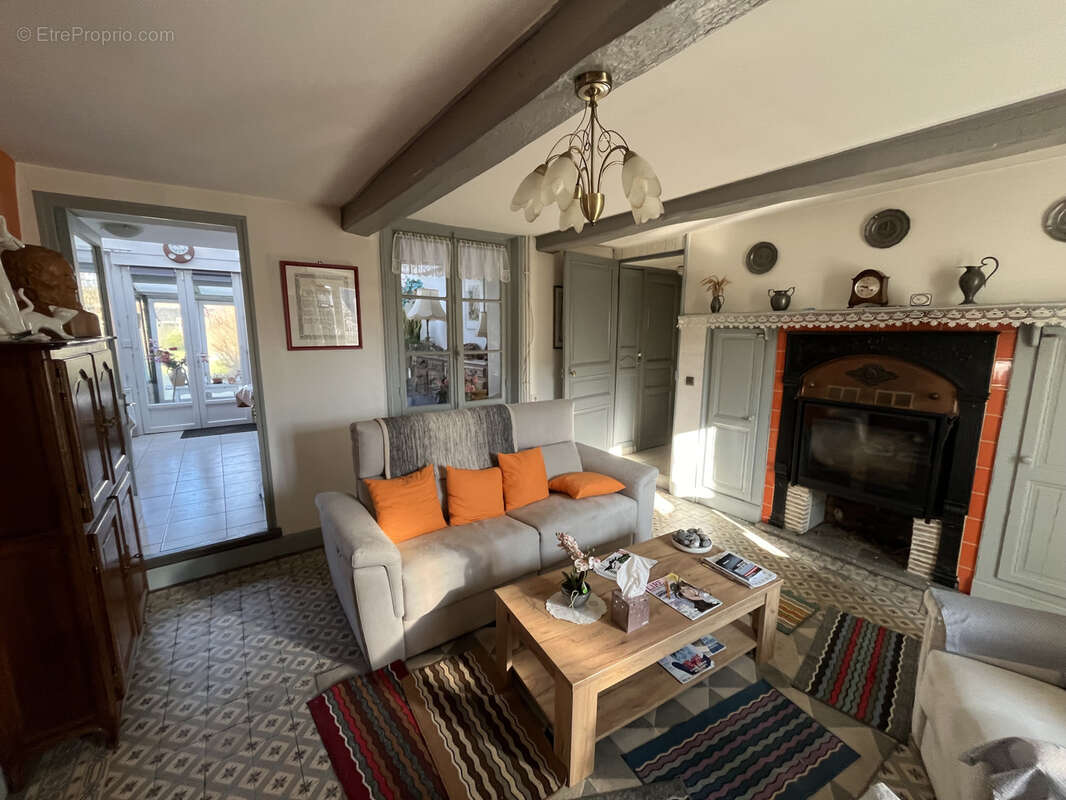 Maison à MAISNIERES