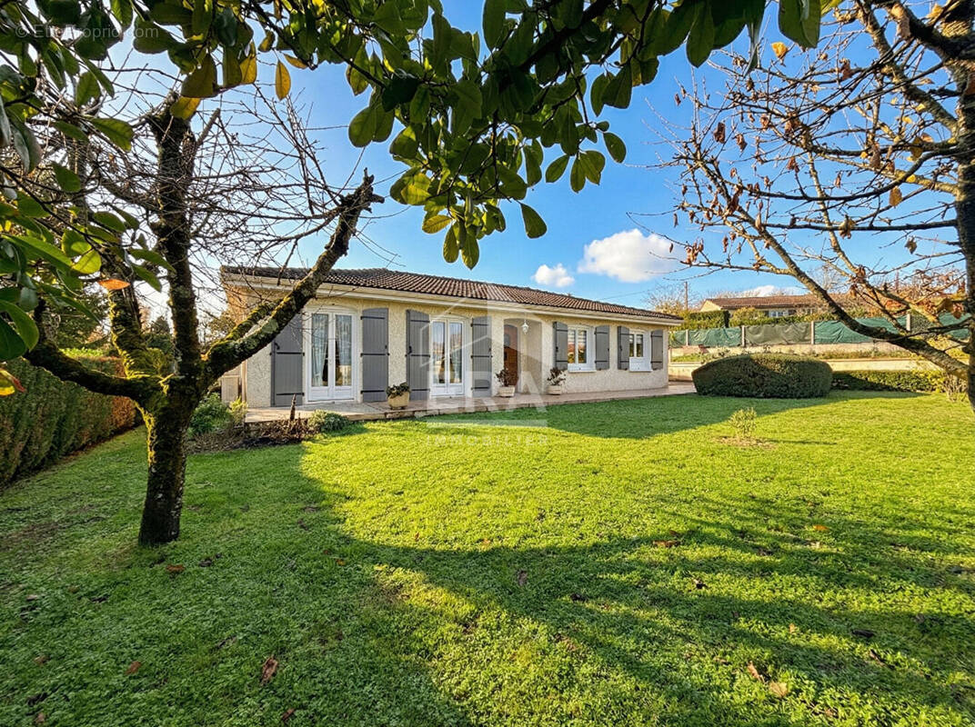 Maison à LA COURONNE