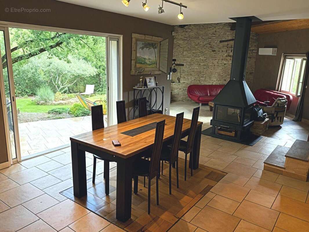   - Maison à AUBENAS