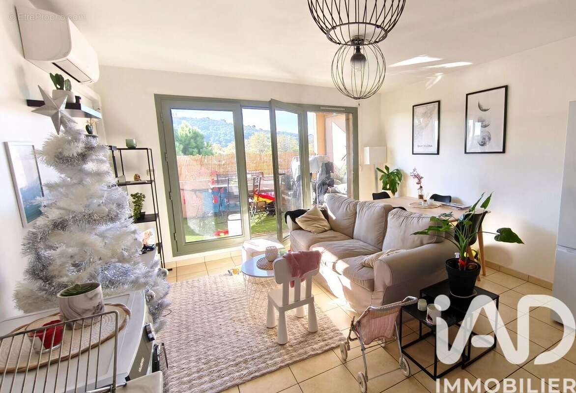 Photo 2 - Appartement à OLLIOULES