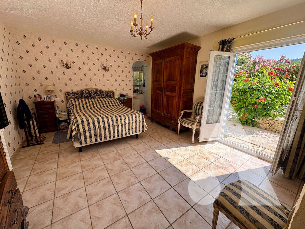 Maison à VILLECROZE