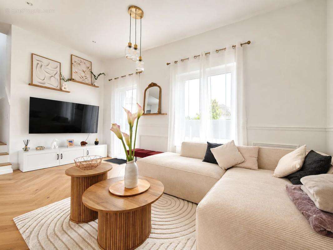 Maison de 5 pièces de 104 m² à Laval - photo 7