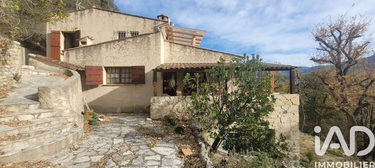 Maison 190 m² à La Roquette-Sur-Var  - photo 2