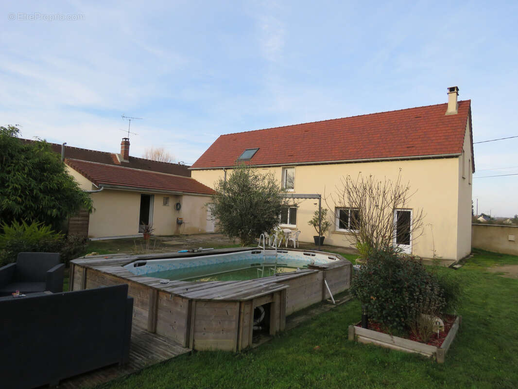 Maison à PERS-EN-GATINAIS